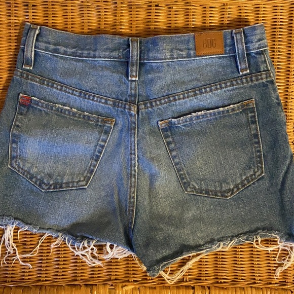 BDG shorts, high rise girlfriend, size 26 - Picture 2 of 2